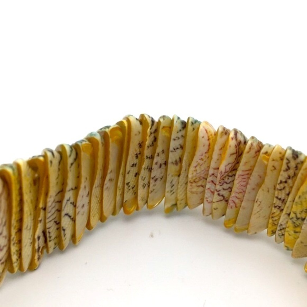 Stackable Seashell Croc Scale Bracelet - Picture 6 of 7